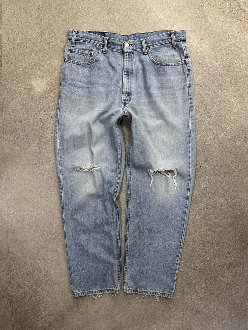 Vintage Faded & Distressed Levi’s 550 Jeans - 35”